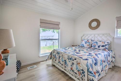 Waterfront Livingston Home with Dock and Porch! in Blanchard, USA