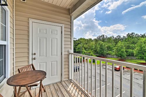 Elegant Fayetteville Condo 8 Mi to Downtown! in Fort Bragg, USA