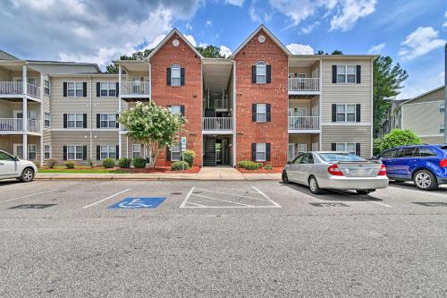 Elegant Fayetteville Condo 8 Mi to Downtown!