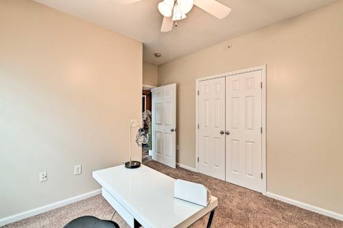 Elegant Fayetteville Condo 8 Mi to Downtown!