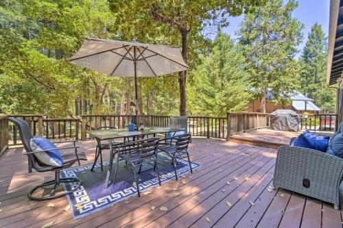 California Cottage with Kayaks and Deck, Walk to Lake! in Nevada City (CA)