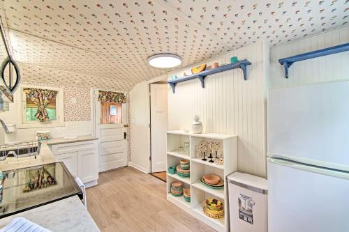 Charming Horicon Cottage and Dock on Rock River