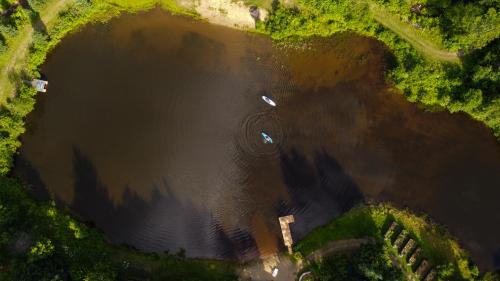 Le dôme des yourtes du petit ruisseau (Le dome des yourtes du petit ruisseau) in Saint-Damien (QC)