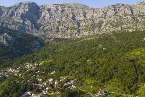 Holiday house with a parking space Gornji Tucepi Makarska - 16113 - image 2