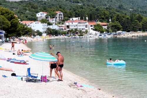 Apartments with a parking space Zivogosce - Porat, Makarska - 16289