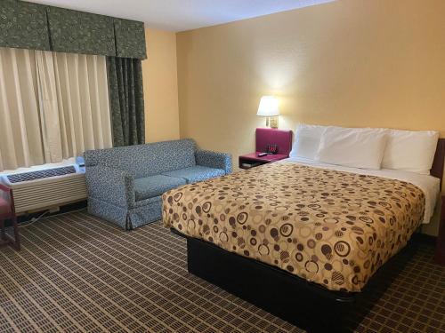 America's Stay Inn Stewartville