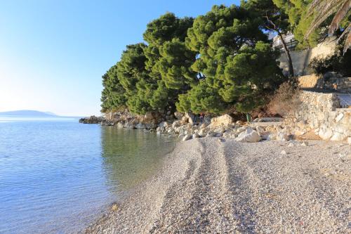 Apartments by the sea Zaostrog, Makarska - 2625