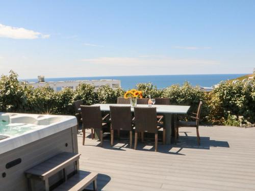 A szálláshely kívülről, Pepperpots in Egyéb