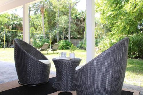 TWO LIVING QUARTERS, 6MIN WALK TO BEACH, FEW STEPS FROM RESTAURANTS in St. Augustine, USA