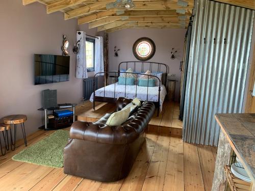 Byre Cottages & Log Cabin, Cardigan (zdjęcie 11)