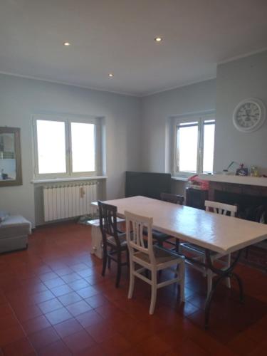  Appartamento luminosissimo con vista panoramica, Unterkunft in Marina di Cerveteri