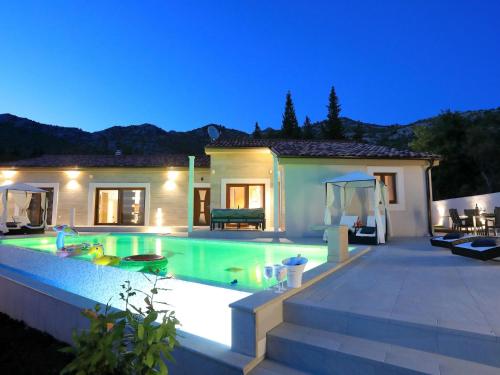 Villa in Starigrad with heated pool, Starigrad-Paklenica (zdjęcie 8)