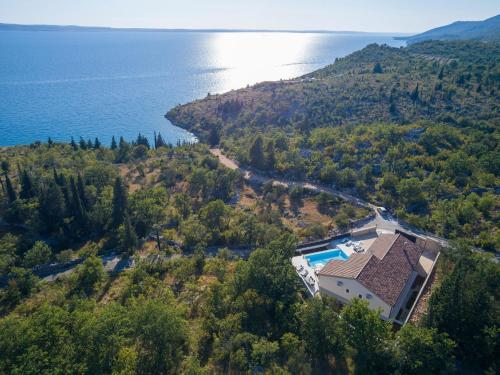 Amazing villa with pool and sea view surrounded by nature - Location, gîte - Starigrad-Paklenica