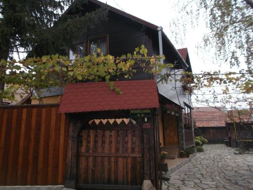 Pensiunea Sandra - image 9