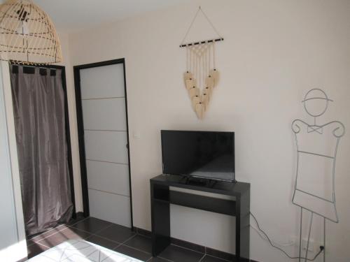 LE SOLEIL DU LUBERON - T2 avec Terrasse, Parking et Clim