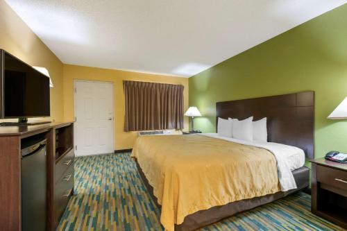 Quality Inn & Suites Mt Dora North - image 2