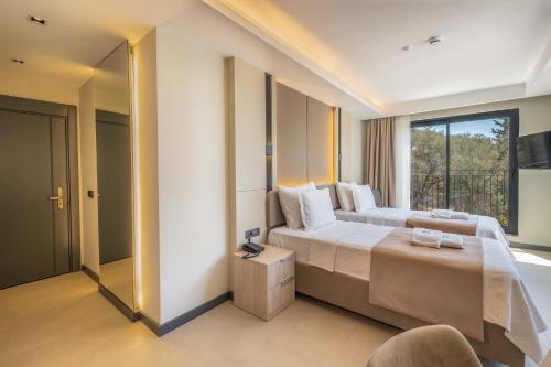 SeaTown Hotel - image 5