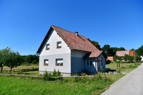 Kuća za odmor Roby - Apartment - Saborsko