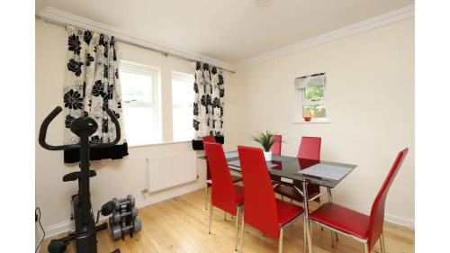 Picture of Pass The Keys Central Oxford 2 Bed Apartment With Parking