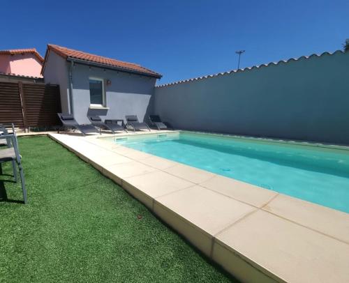 Maison individuelle avec sa piscine et son jacuzzi privés - Location, gîte - Clermont-Ferrand