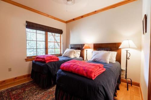 Pinehurst Townhomes #4 townhouse in Beaver Creek, USA