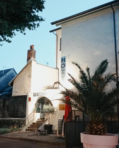 Hotel de la Couronne - image 11