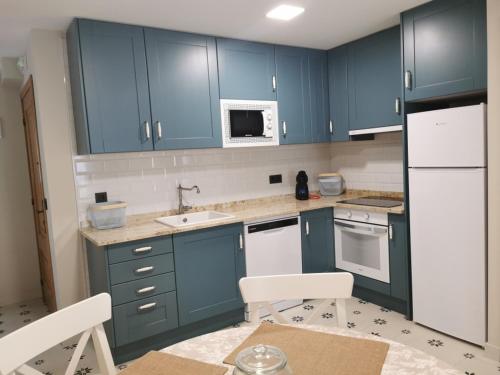 Hotel Apartamentos Arco Navia ® - Mejor Precio Garantizado