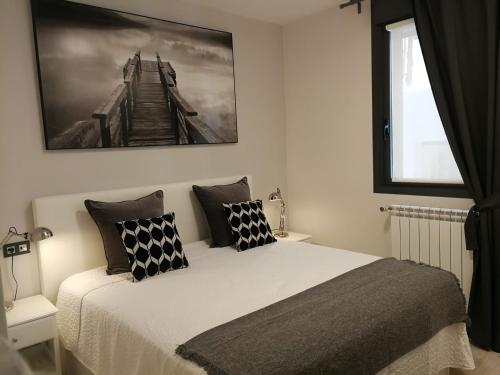 Glory Suite Zurriola Beach with AC - image 5