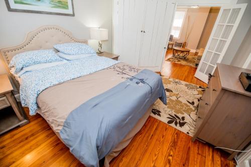 Downtown Annapolis King George 1st Floor Hideaway in Annapolis, USA