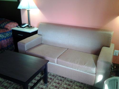 Elkton Lodge - image 6