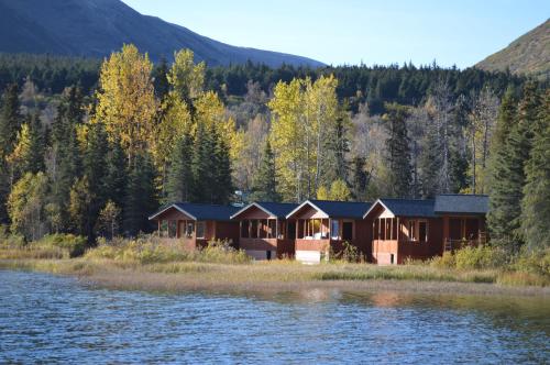 Summit Lake Lodge - 출입구
