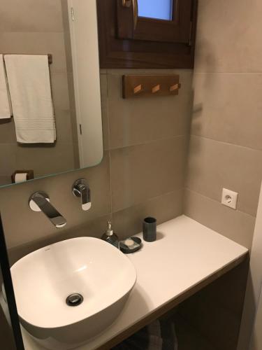 Deluxe Triple Room image 5