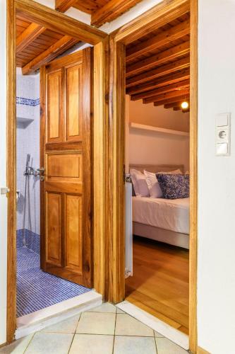 Floral Villa with marvelous view to Mykonos town - image 3