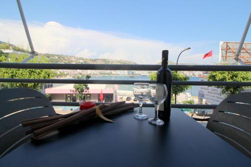 Art De Jon Rooms – Saranda, OR