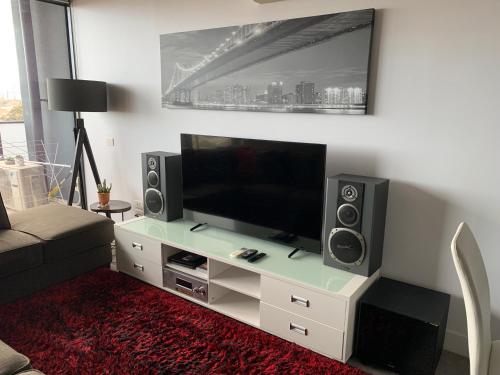 Luxurious with city views, free parking on premises & Wi Fi, Melbourne (fotografie 4)