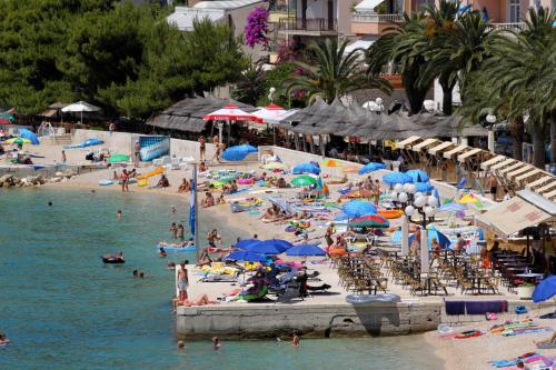 Apartments by the sea Tucepi Makarska - 8742 - image 4