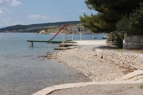 Apartments with a parking space Maslenica, Novigrad - 11089