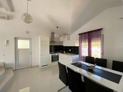 Apartments with a parking space Maslenica Novigrad - 12636 - image 2