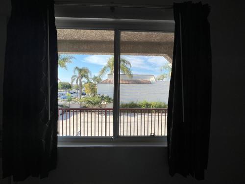 Starlight Inn Huntington Beach - image 7