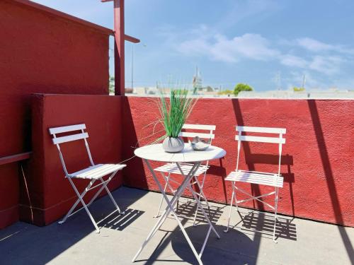 Newly remodeled 1 bed 1 bath home near LAX Forum - image 9