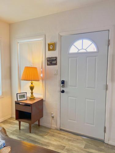 Newly remodeled 1 bed 1 bath home near LAX Forum - image 7