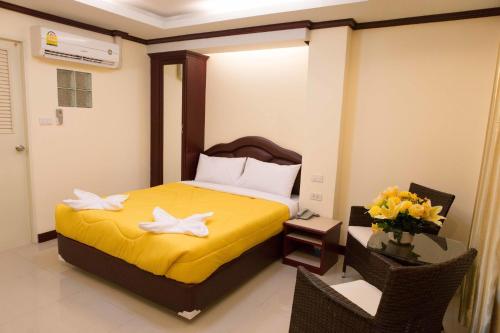 Double or twin room, deluxe