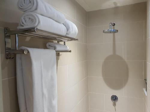 The Perfect Getaway 3 @ Tamarind Suite 300 Mbps - image 13