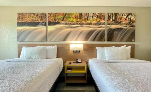 Days Inn by Wyndham Columbus IN in Columbus, USA