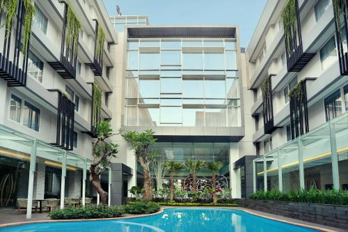 Exterior view, Mercure Jakarta Sabang near National Museum
