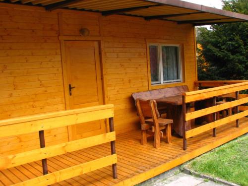 Chalet (8 Adults)