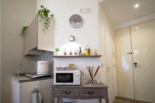 Lorenzo's Art Studio 2, Naples (photo 9)
