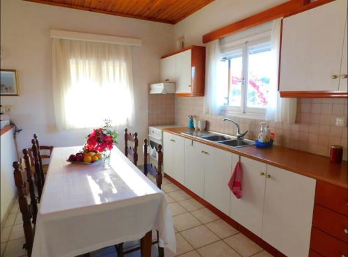 Nirvana Guest House in Vasilitsi