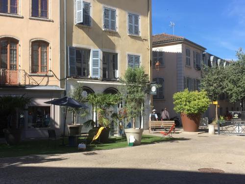 Surrounding environment, La Foulonniere de Neuville in Neuville-sur-Saone