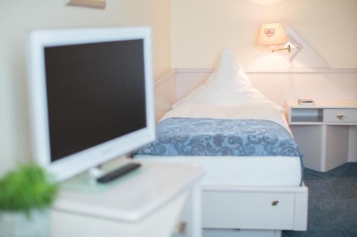 1 twin bed